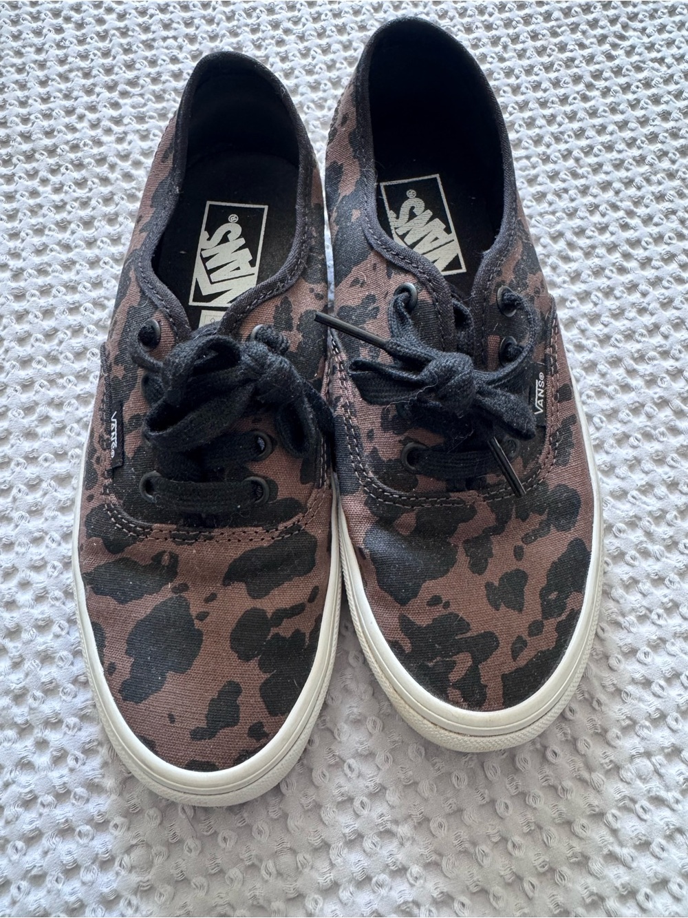 Super cute paint splatter vans! Worn once!